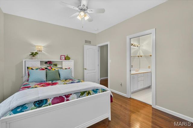 12402 Stratford Ridge Court, Creve Coeur, MO 63141
