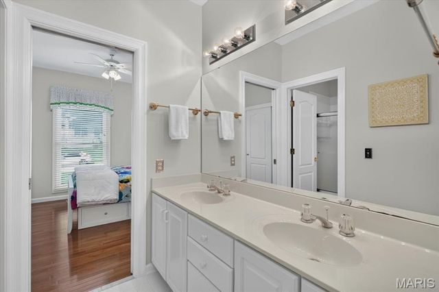 12402 Stratford Ridge Court, Creve Coeur, MO 63141