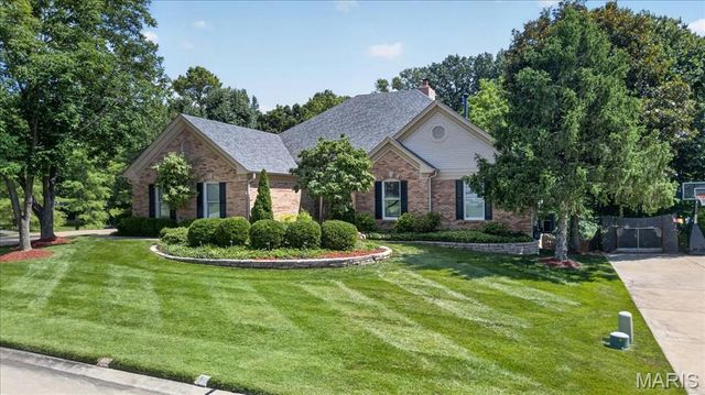 12402 Stratford Ridge Court, Creve Coeur, MO 63141