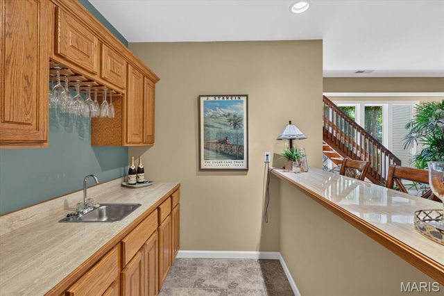 12402 Stratford Ridge Court, Creve Coeur, MO 63141