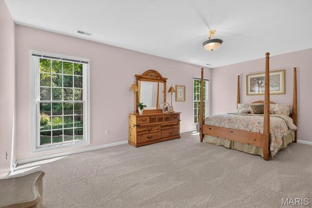 12402 Stratford Ridge Court, Creve Coeur, MO 63141