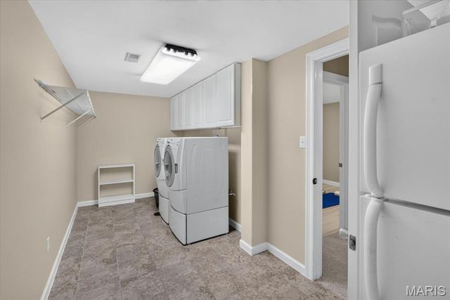 12402 Stratford Ridge Court, Creve Coeur, MO 63141
