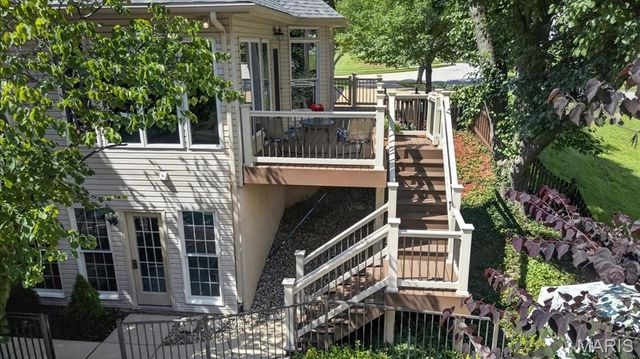 12402 Stratford Ridge Court, Creve Coeur, MO 63141