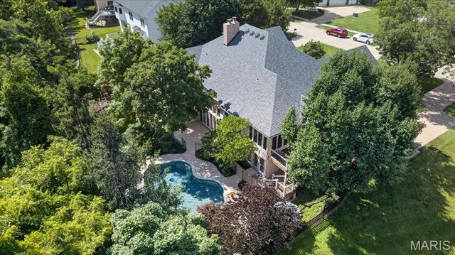12402 Stratford Ridge Court, Creve Coeur, MO 63141