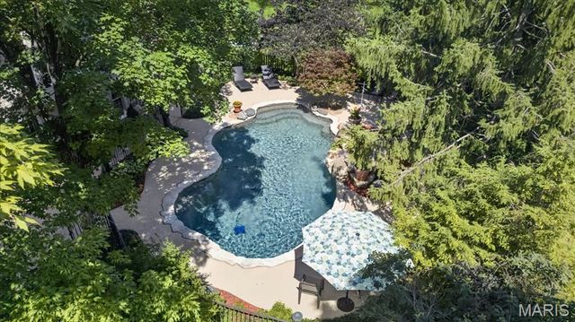 12402 Stratford Ridge Court, Creve Coeur, MO 63141