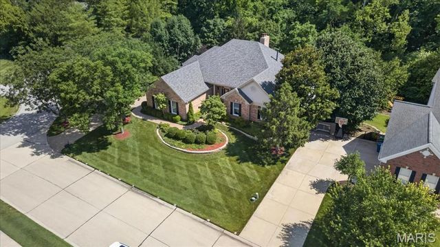 12402 Stratford Ridge Court, Creve Coeur, MO 63141