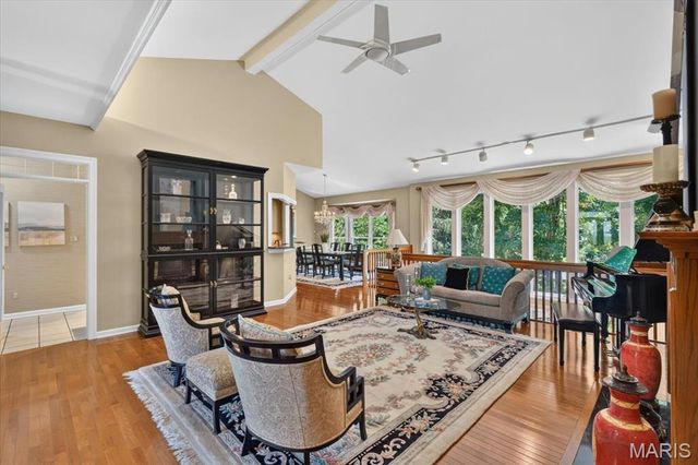 12402 Stratford Ridge Court, Creve Coeur, MO 63141