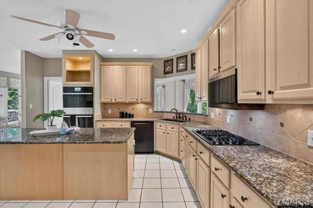 12402 Stratford Ridge Court, Creve Coeur, MO 63141