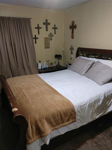 1202 Hunter Drive, Texas City, TX 77590