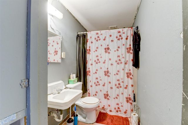 1202 Hunter Drive, Texas City, TX 77590