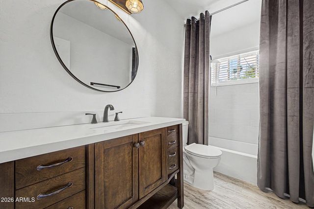 5828 W MORTEN Avenue, Glendale, AZ 85301