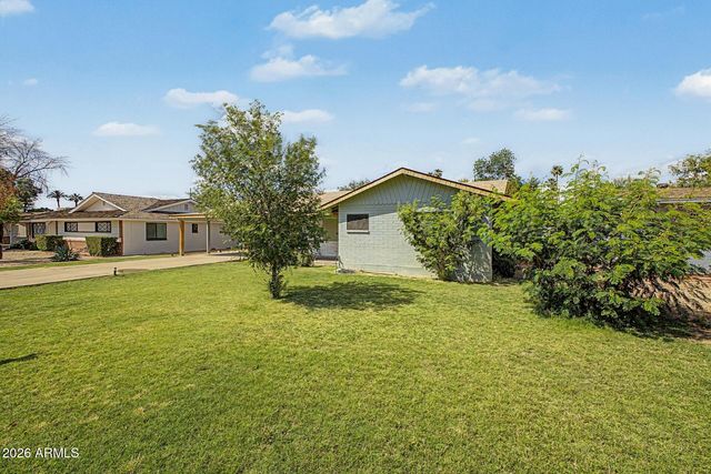 5828 W MORTEN Avenue, Glendale, AZ 85301