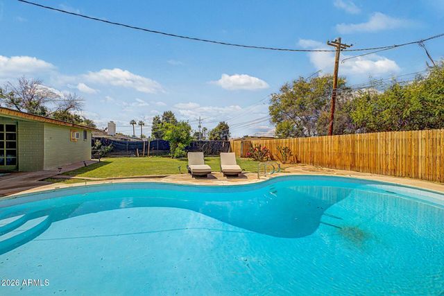 5828 W MORTEN Avenue, Glendale, AZ 85301