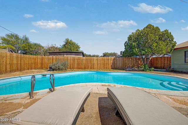 5828 W MORTEN Avenue, Glendale, AZ 85301