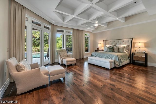 384 Edgemere WAY E, Naples, FL 34105