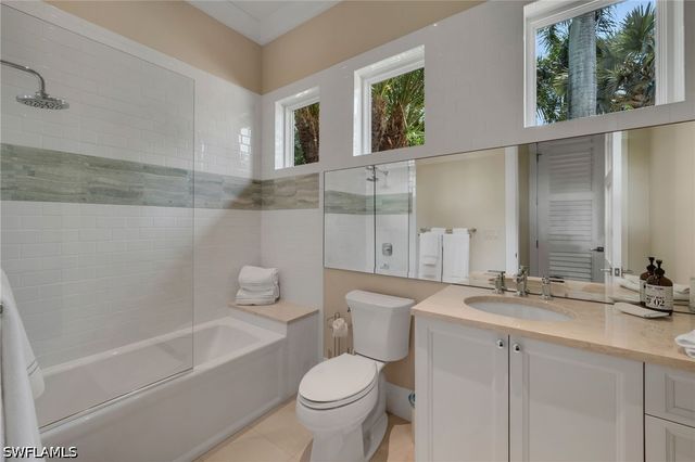 384 Edgemere WAY E, Naples, FL 34105