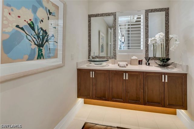 384 Edgemere WAY E, Naples, FL 34105