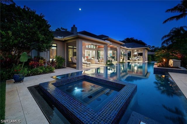 384 Edgemere WAY E, Naples, FL 34105