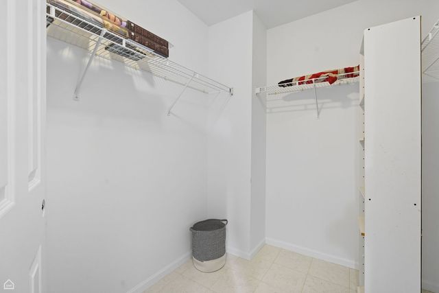 2008 Crooked Tree Court, Mchenry, IL 60050