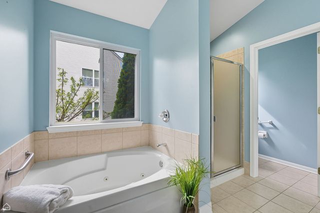 2008 Crooked Tree Court, Mchenry, IL 60050