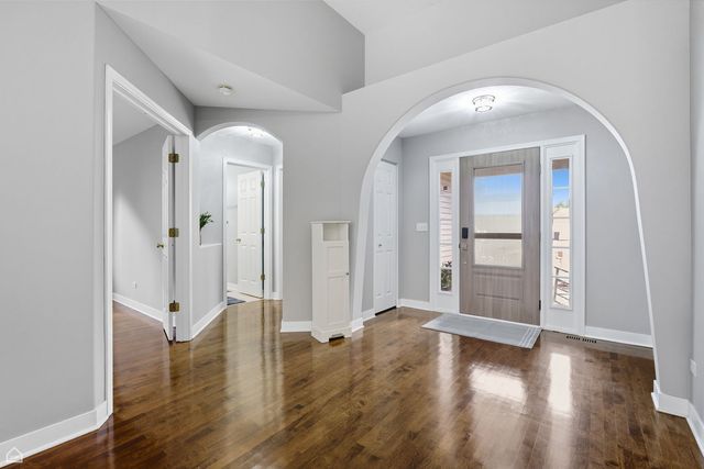 2008 Crooked Tree Court, Mchenry, IL 60050