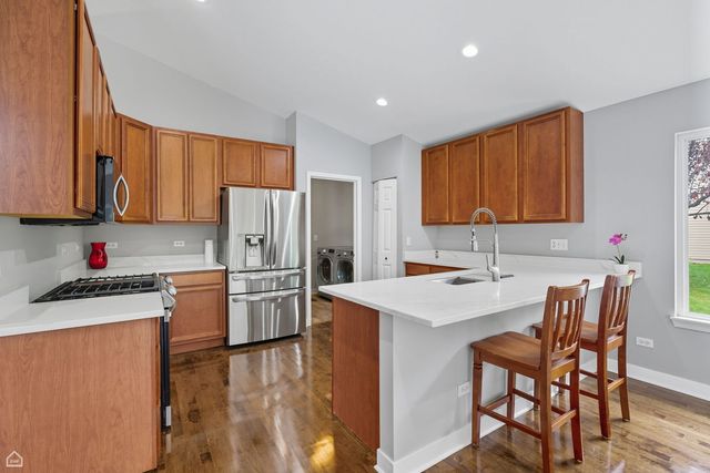 2008 Crooked Tree Court, Mchenry, IL 60050