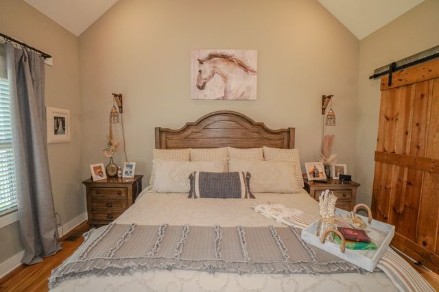 529 Clearview Rd, Cottontown, TN 37048