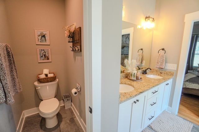 529 Clearview Rd, Cottontown, TN 37048