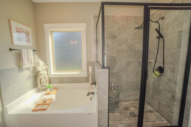 529 Clearview Rd, Cottontown, TN 37048