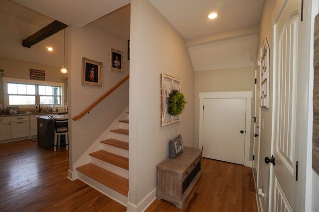 529 Clearview Rd, Cottontown, TN 37048