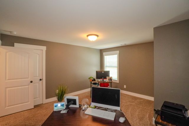 529 Clearview Rd, Cottontown, TN 37048