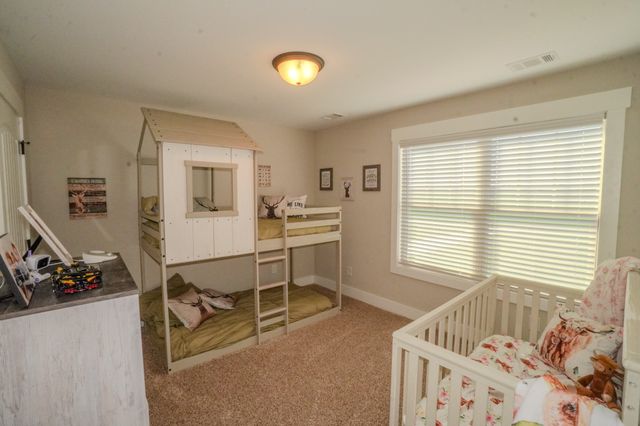 529 Clearview Rd, Cottontown, TN 37048