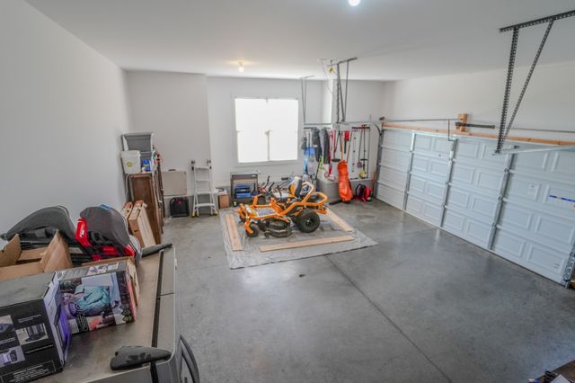 529 Clearview Rd, Cottontown, TN 37048