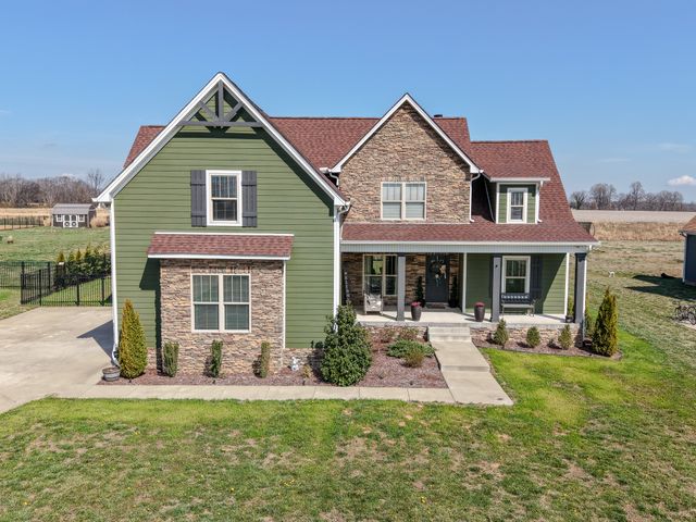 529 Clearview Rd, Cottontown, TN 37048