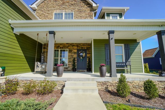 529 Clearview Rd, Cottontown, TN 37048