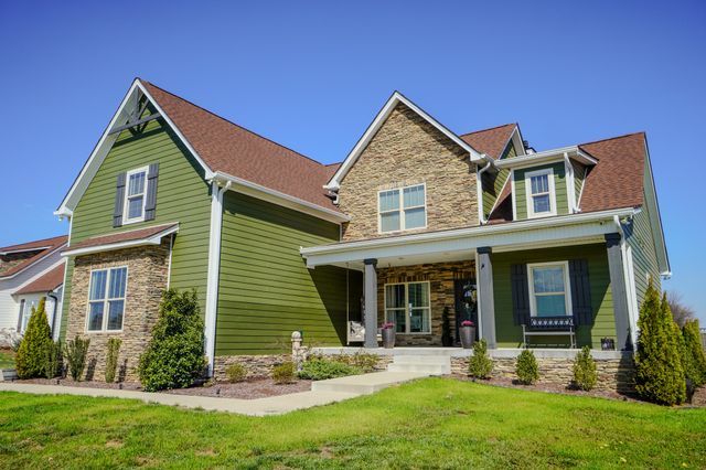 529 Clearview Rd, Cottontown, TN 37048