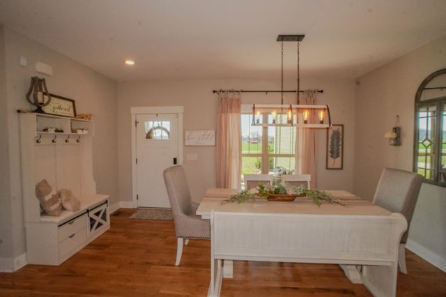 529 Clearview Rd, Cottontown, TN 37048