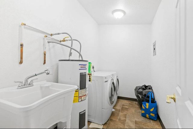 195 Turnagain Drive, Selma, OR 97538