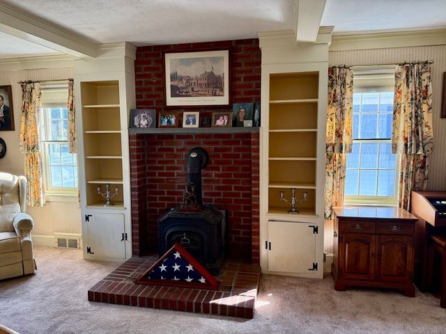 16 Pauline St, New Bedford, MA 02740