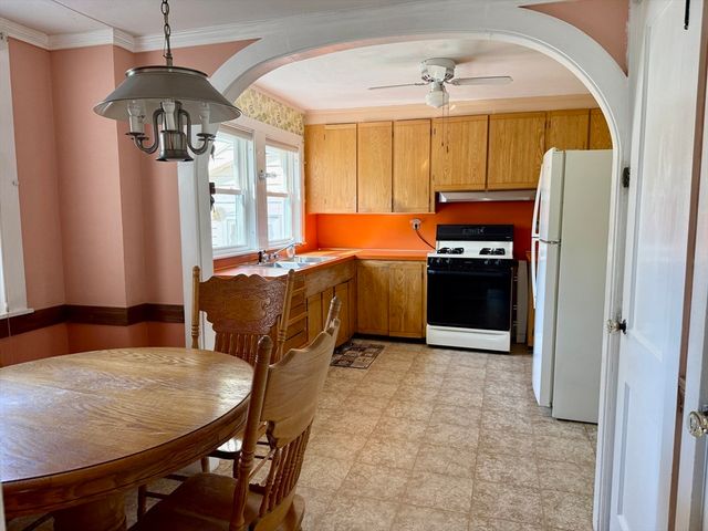 16 Pauline St, New Bedford, MA 02740