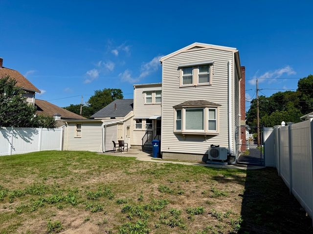 16 Pauline St, New Bedford, MA 02740