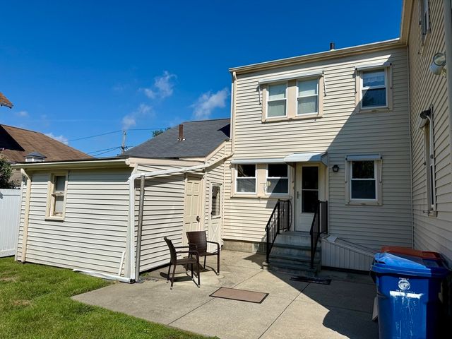 16 Pauline St, New Bedford, MA 02740