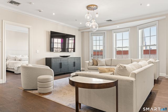 85 Memorial Road APT 411, West Hartford, CT 06107