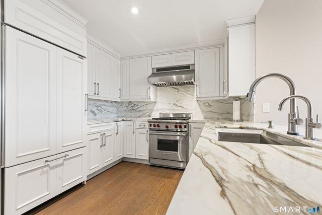 85 Memorial Road APT 411, West Hartford, CT 06107