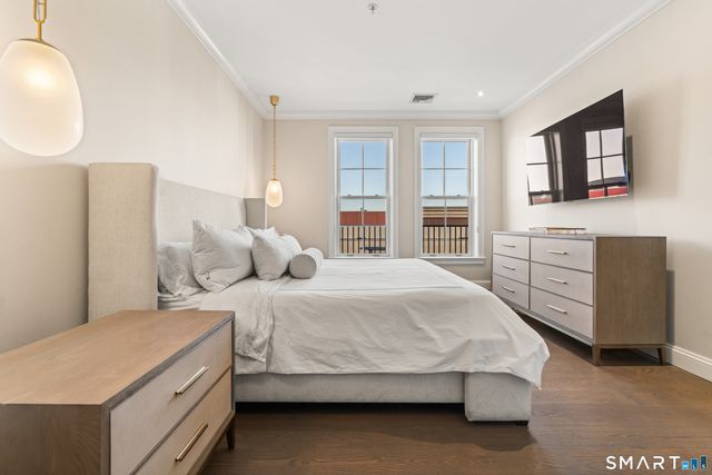 85 Memorial Road APT 411, West Hartford, CT 06107