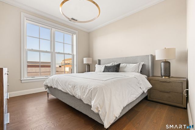 85 Memorial Road APT 411, West Hartford, CT 06107