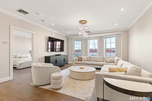 85 Memorial Road APT 411, West Hartford, CT 06107