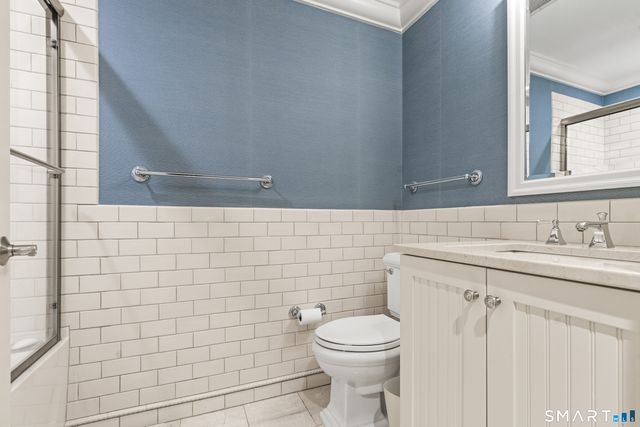 85 Memorial Road APT 411, West Hartford, CT 06107