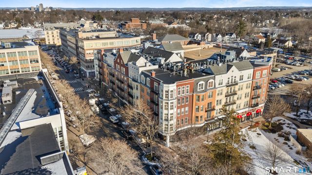 85 Memorial Road APT 411, West Hartford, CT 06107