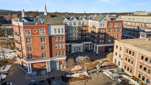 85 Memorial Road APT 411, West Hartford, CT 06107